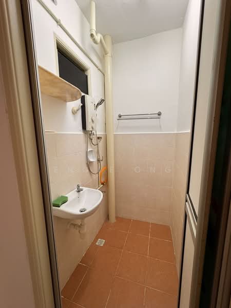 Pangsapuri untuk Dijual di Seri Semarak (Asia Heights) - Engie Ong - Bathroom - PropertyGuru.com.my