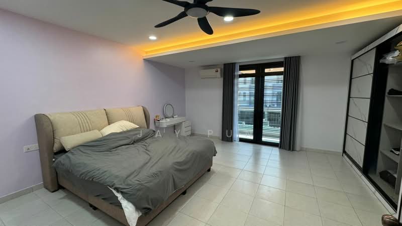 2.5-storey Terraced House for Sale in Gelang Patah (Johor) - Jay Pun - Bedroom - PropertyGuru.com.my