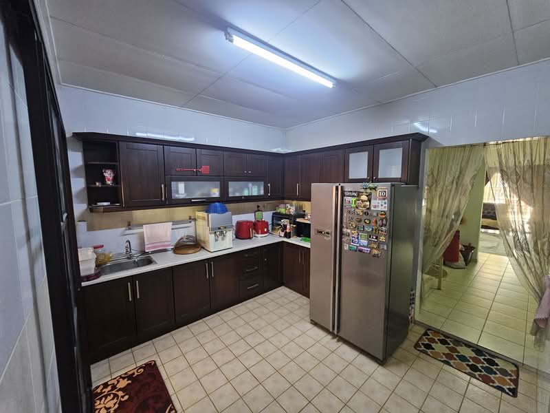 2-storey Terraced House for Sale in Bukit Jelutong (Shah Alam) - Winny Su - Kitchen - PropertyGuru.com.my