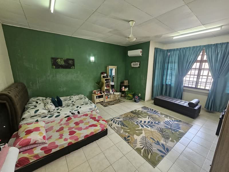 2-storey Terraced House for Sale in Bukit Jelutong (Shah Alam) - Winny Su - Bedroom - PropertyGuru.com.my