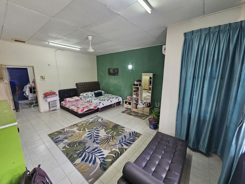 2-storey Terraced House for Sale in Bukit Jelutong (Shah Alam) - Winny Su - Bedroom - PropertyGuru.com.my