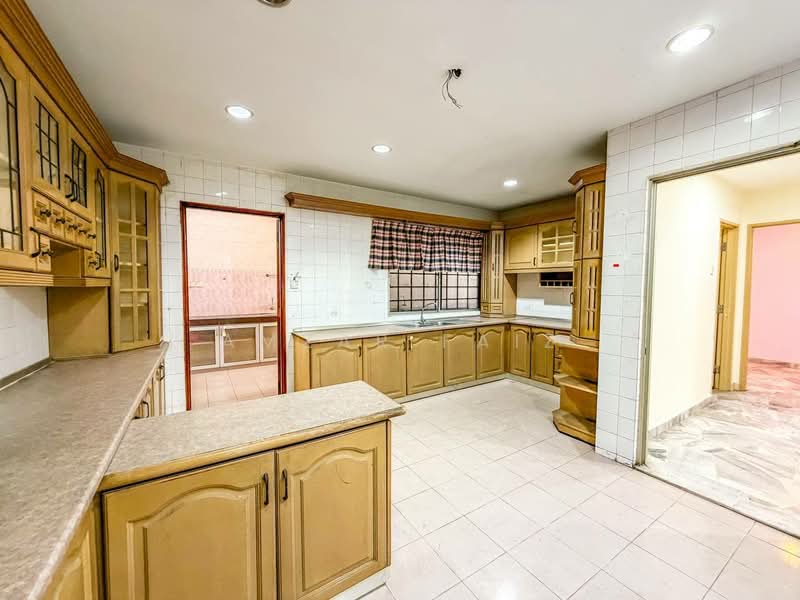 Semi-Detached House for Sale in Seksyen 9 (Shah Alam) - Amzar Faiz - Kitchen - PropertyGuru.com.my