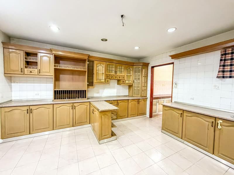 Semi-Detached House for Sale in Seksyen 9 (Shah Alam) - Amzar Faiz - Kitchen - PropertyGuru.com.my