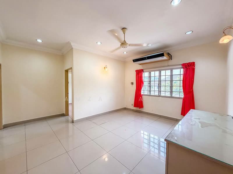 Semi-Detached House for Sale in Seksyen 9 (Shah Alam) - Amzar Faiz - Living Room - PropertyGuru.com.my