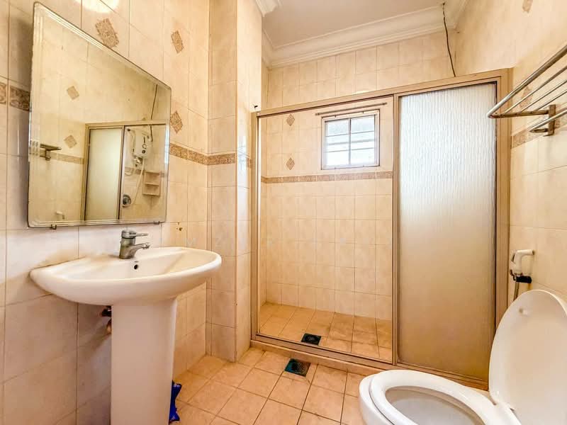 Semi-Detached House for Sale in Seksyen 9 (Shah Alam) - Amzar Faiz - Bathroom - PropertyGuru.com.my