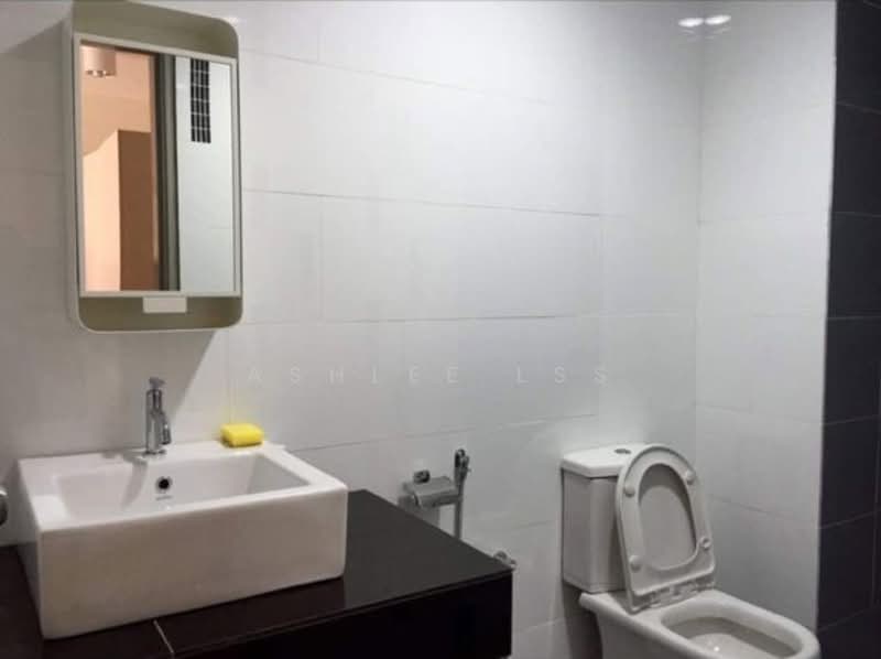 Kondominium untuk Disewa di The Wharf Residence - Ashlee LSS - Bathroom - PropertyGuru.com.my