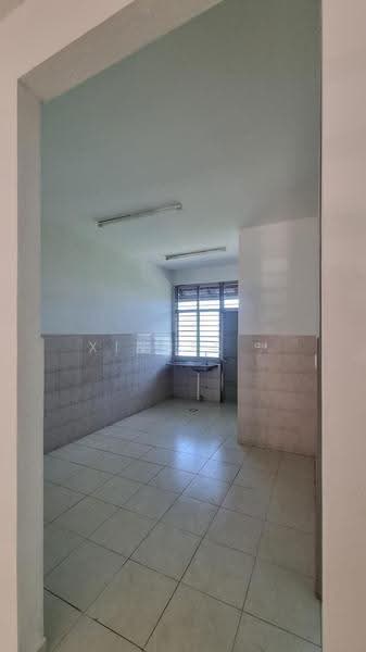 Rumah Teres 2-Tingkat untuk Disewa di Taman Iping (Batu Maung) - Xinnee . - Kitchen - PropertyGuru.com.my