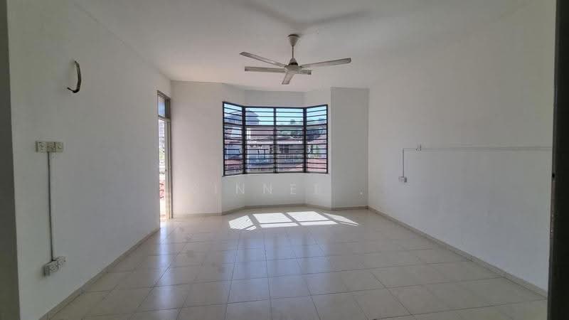 Rumah Teres 2-Tingkat untuk Disewa di Taman Iping (Batu Maung) - Xinnee . - Living Room - PropertyGuru.com.my