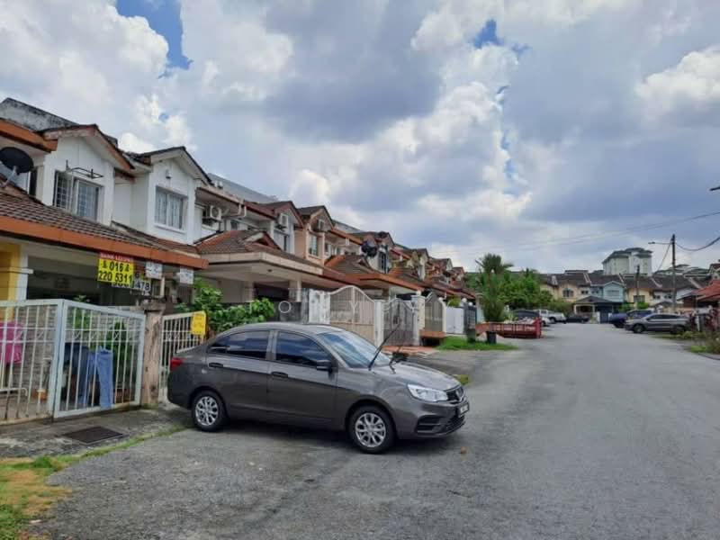 2-storey Terraced House for Sale in Bandar Putra Permai (Seri Kembangan) - Tony YY - PropertyGuru.com.my