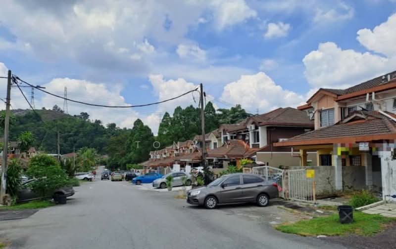2-storey Terraced House for Sale in Bandar Putra Permai (Seri Kembangan) - Tony YY - PropertyGuru.com.my