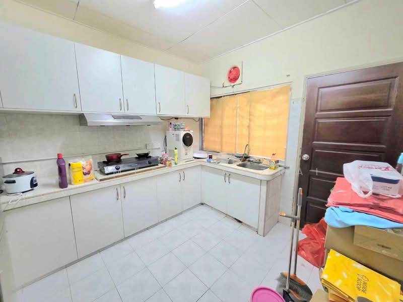 Rumah Teres 2 Tingkat untuk Dijual di Seksyen 27 (Shah Alam) - Ammeer Nadzrai - Kitchen - PropertyGuru.com.my