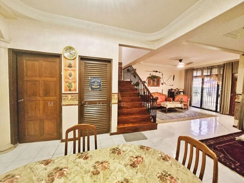 2-storey Terraced House for Sale in Taman Daya (Johor Bahru) - Mohamad Rahfi - Living Room - PropertyGuru.com.my