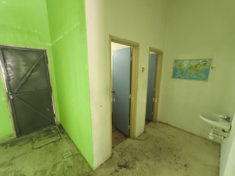 Shop / Office for Rent in Cheng (Melaka) - Keith Tan - Interior - PropertyGuru.com.my