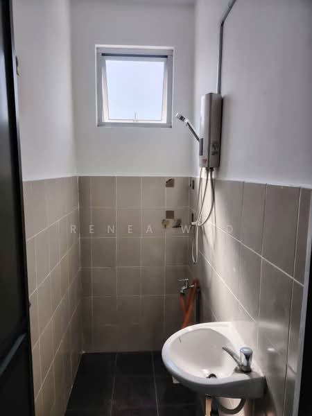 Pangsapuri untuk Disewa di Skyview Garden - Renea Woo - Bathroom - PropertyGuru.com.my