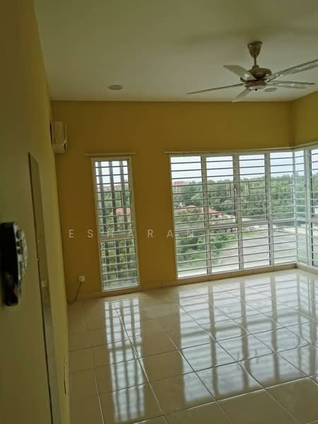 Kondominium untuk Dijual di The iResidence - Esharani . - Living Room - PropertyGuru.com.my