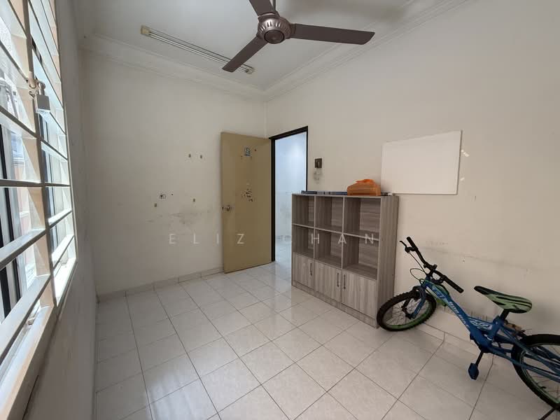 Townhouse for Rent in Batu Caves (Selangor) - Eliz Chan - Bedroom - PropertyGuru.com.my