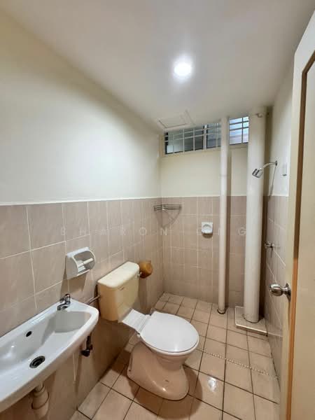 Apartment for Sale at Lake View Suites - Sharon Ong - Bathroom - PropertyGuru.com.my