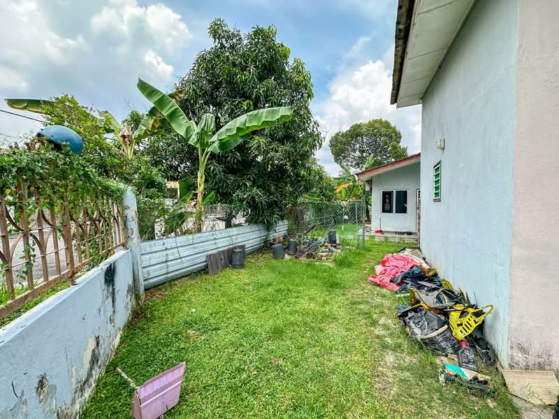 Rumah Teres 1 Tingkat untuk Dijual di Seksyen 51a (Petaling Jaya) - Azli Ibrahim - Exterior - PropertyGuru.com.my