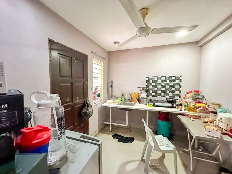 Rumah Teres 1 Tingkat untuk Dijual di Seksyen 51a (Petaling Jaya) - Azli Ibrahim - Kitchen - PropertyGuru.com.my