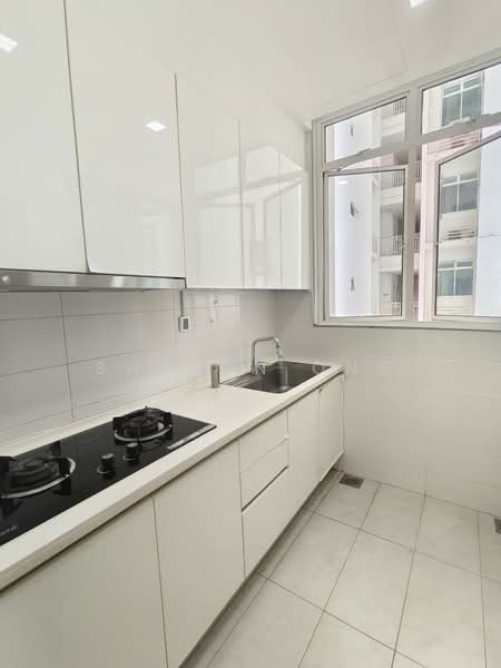 Service Residence for Sale at Paragon Residences @ Straits View - Sharon Ong - Kitchen - PropertyGuru.com.my