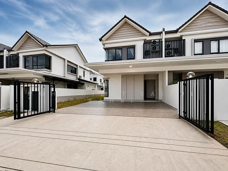 Semi-Detached House for Sale in Cyber 10 (Cyberjaya) - Mohd Aizat Saiful Bahri - Exterior - PropertyGuru.com.my