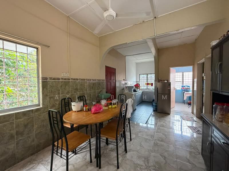 1-storey Terraced House for Sale in Taman Maju Satu (Kajang) - Azli Ibrahim - Kitchen - PropertyGuru.com.my
