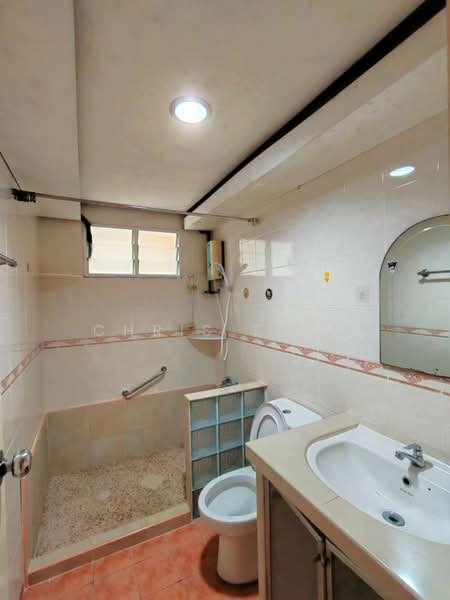 Kondominium untuk Dijual di Greenlane Park - Chris Teoh - Bathroom - PropertyGuru.com.my
