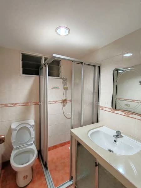 Kondominium untuk Dijual di Greenlane Park - Chris Teoh - Bathroom - PropertyGuru.com.my