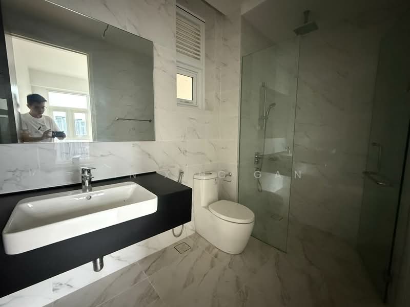 Service Residence for Sale at Met 1 Residences - Josh Gan - Bathroom - PropertyGuru.com.my