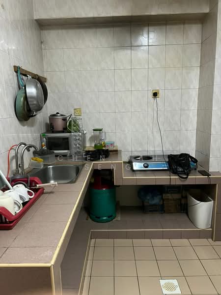 Condominium for Sale at Bayu Tasik 1 - Chen Kah Seng - Kitchen - PropertyGuru.com.my
