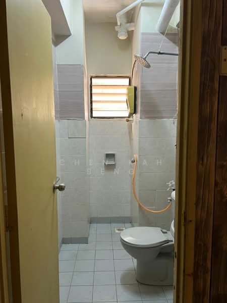 Condominium for Sale at Bayu Tasik 1 - Chen Kah Seng - Bathroom - PropertyGuru.com.my