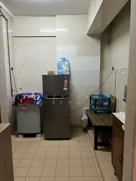 Condominium for Sale at Bayu Tasik 1 - Chen Kah Seng - Kitchen - PropertyGuru.com.my
