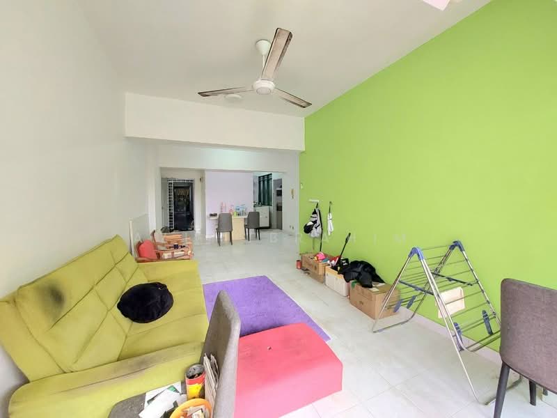 Kondominium untuk Dijual di South City (Perdana Selatan) Block C - Azli Ibrahim - Living Room - PropertyGuru.com.my