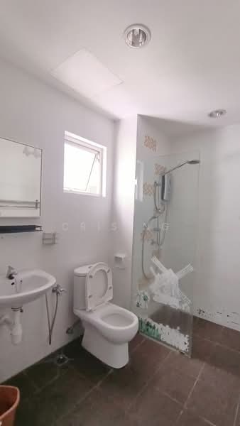 Kondominium untuk Dijual di One World 2 (1-Sky) - Cris Ng - Bathroom - PropertyGuru.com.my