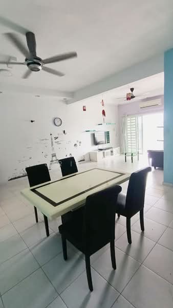 Kondominium untuk Dijual di One World 2 (1-Sky) - Cris Ng - Living Room - PropertyGuru.com.my