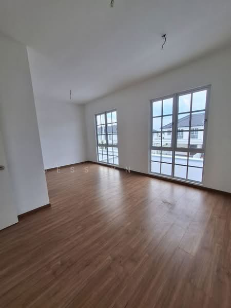 Rumah Berkembar untuk Dijual di Eco Majestic (Semenyih) - Jesslyn Lee - Living Room - PropertyGuru.com.my