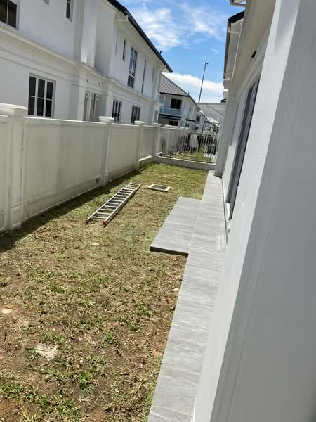 Rumah Berkembar untuk Dijual di Eco Majestic (Semenyih) - Jesslyn Lee - Exterior - PropertyGuru.com.my