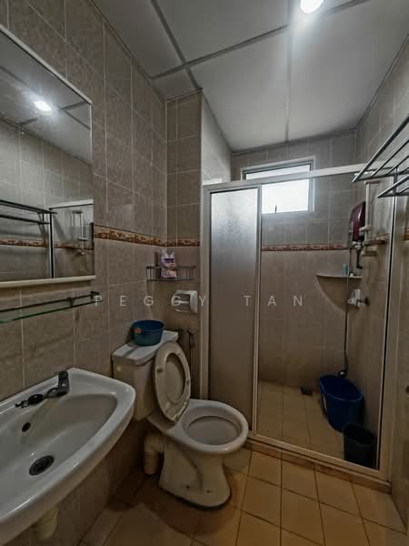 Kondominium untuk Disewa di Coastal Tower - Peggy Tan - Bathroom - PropertyGuru.com.my