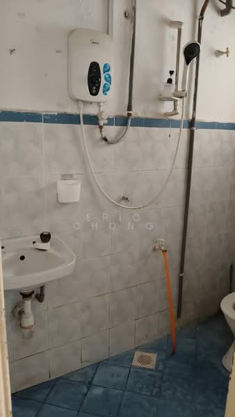 Pangsapuri untuk Disewa di Desa Palma - Eric Chong - Bathroom - PropertyGuru.com.my