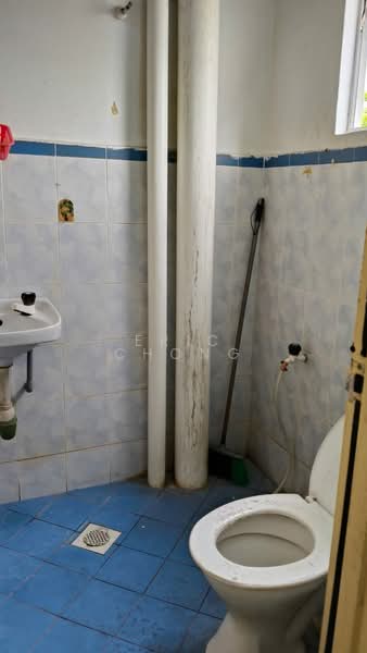 Pangsapuri untuk Disewa di Desa Palma - Eric Chong - Bathroom - PropertyGuru.com.my
