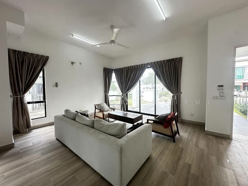 Semi-Detached House for Sale in Shah Alam (Selangor) - Mohd Aizat Saiful Bahri - Living Room - PropertyGuru.com.my