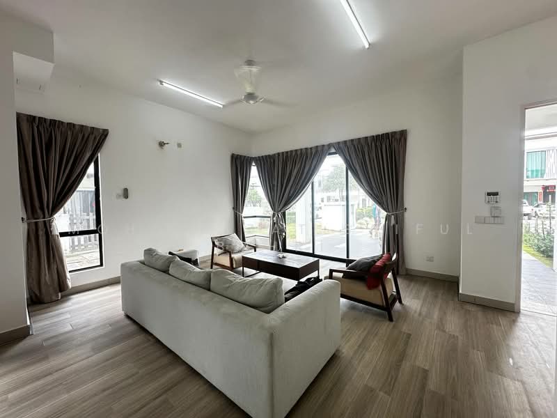 Semi-Detached House for Sale in Shah Alam (Selangor) - Mohd Aizat Saiful Bahri - Living Room - PropertyGuru.com.my