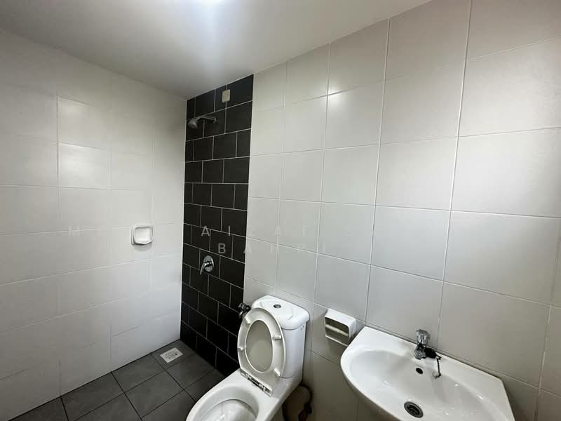 Semi-Detached House for Sale in Shah Alam (Selangor) - Mohd Aizat Saiful Bahri - Bathroom - PropertyGuru.com.my