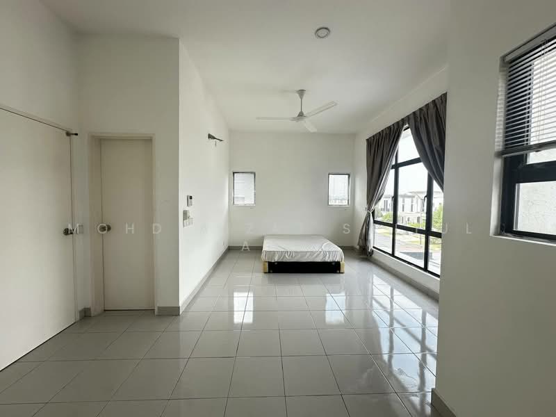 Semi-Detached House for Sale in Shah Alam (Selangor) - Mohd Aizat Saiful Bahri - Bedroom - PropertyGuru.com.my