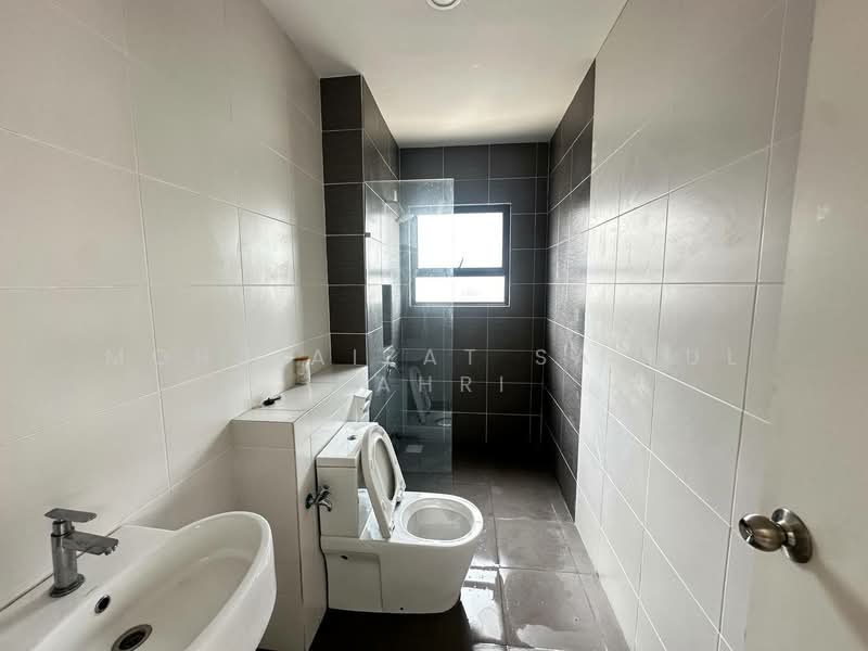 Semi-Detached House for Sale in Shah Alam (Selangor) - Mohd Aizat Saiful Bahri - Bathroom - PropertyGuru.com.my