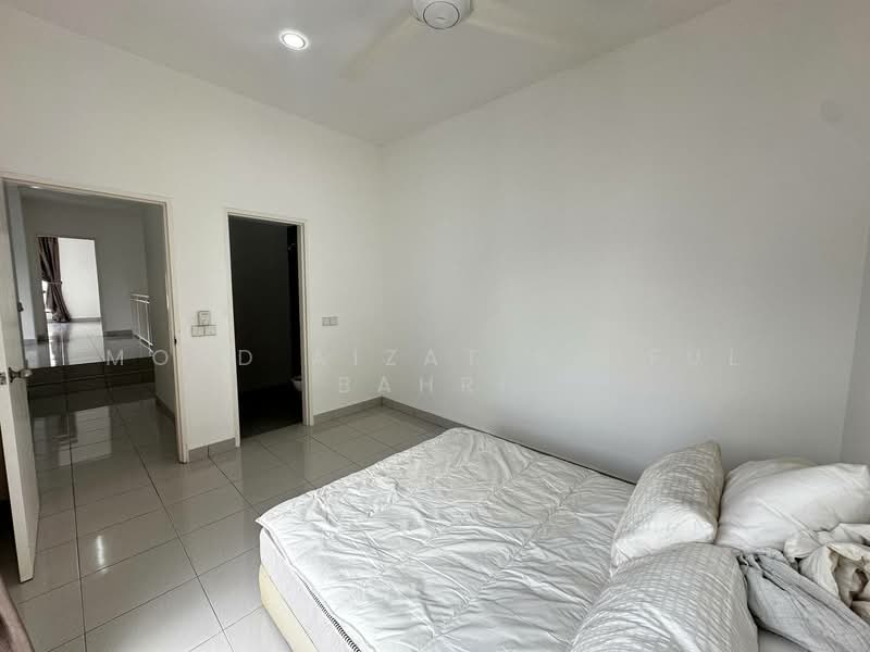 Semi-Detached House for Sale in Shah Alam (Selangor) - Mohd Aizat Saiful Bahri - Bedroom - PropertyGuru.com.my