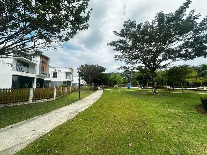 Semi-Detached House for Sale in Shah Alam (Selangor) - Mohd Aizat Saiful Bahri - Exterior - PropertyGuru.com.my