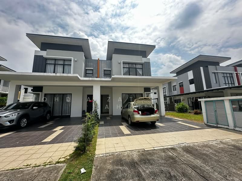 Semi-Detached House for Sale in Shah Alam (Selangor) - Mohd Aizat Saiful Bahri - Exterior - PropertyGuru.com.my