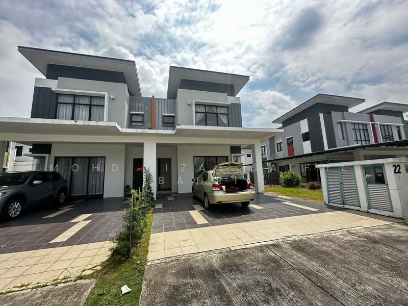 Semi-Detached House for Sale in Shah Alam (Selangor) - Mohd Aizat Saiful Bahri - Exterior - PropertyGuru.com.my