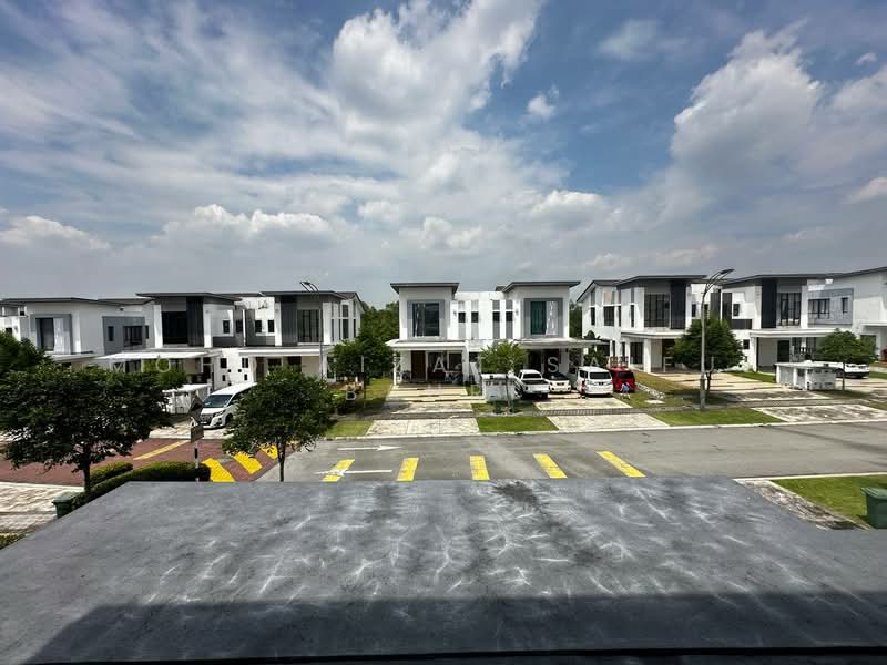 Semi-Detached House for Sale in Shah Alam (Selangor) - Mohd Aizat Saiful Bahri - Exterior - PropertyGuru.com.my